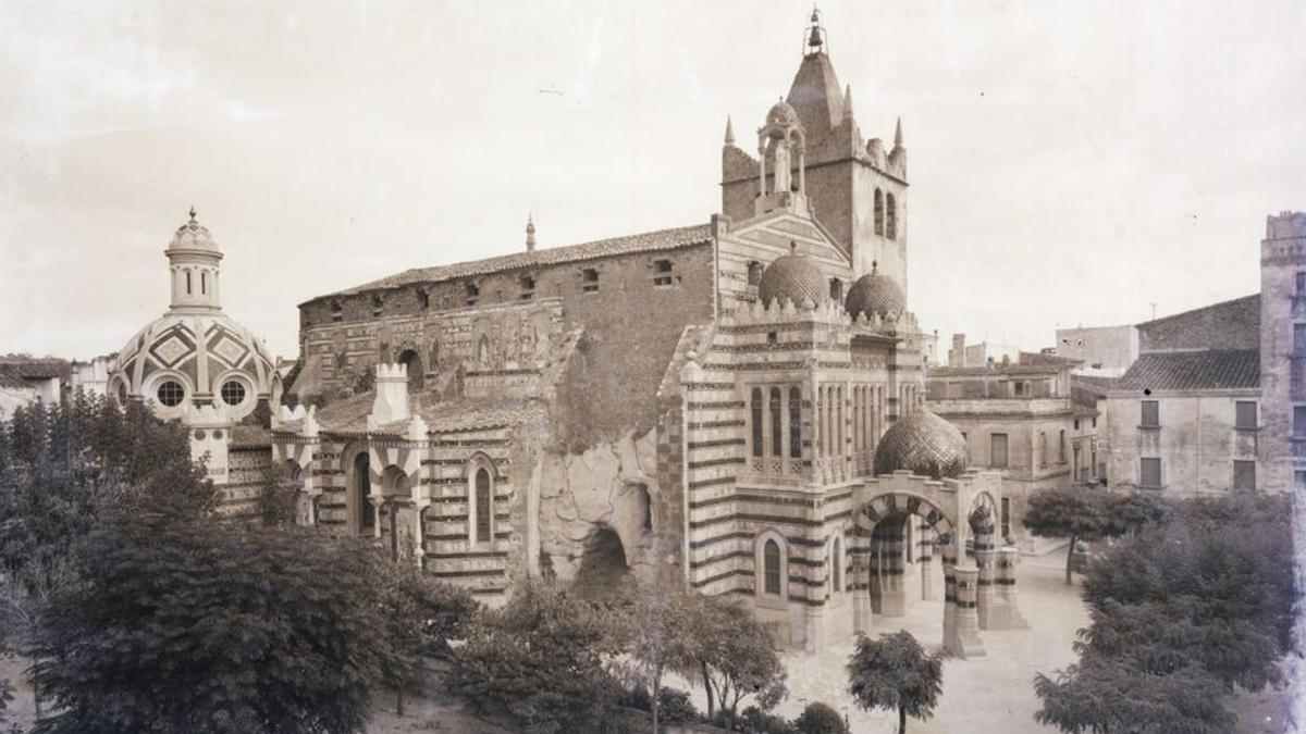 Façana de l’Església Parroquial de Sant Romà, 1900. SAMLM | EMILI MARTÍNEZ I PASSAPERA-FONS:MARTÍNEZ - PLANAS 
