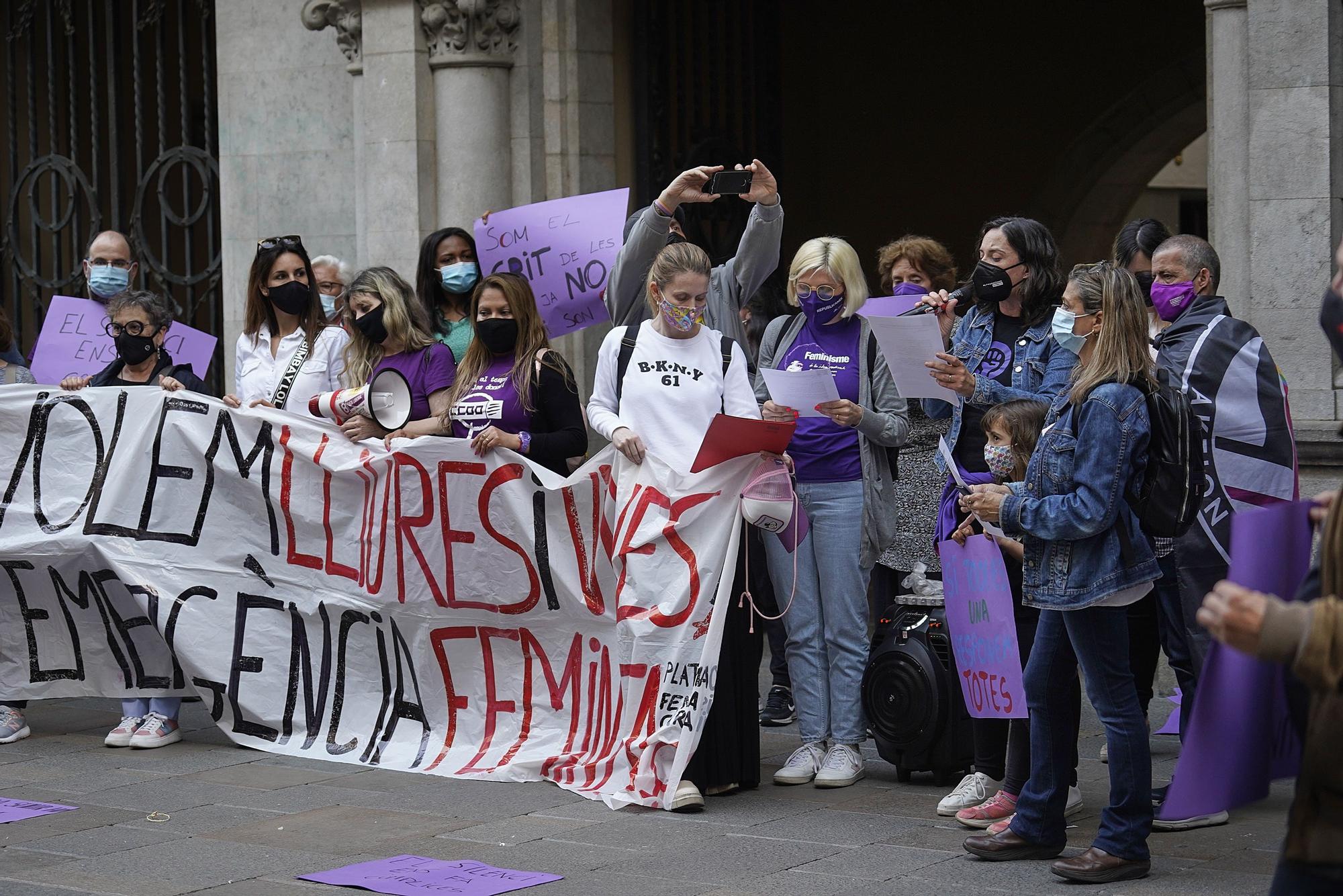 La Plataforma Feminista denuncia els feminicidis