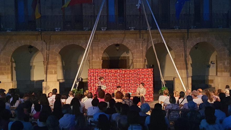 Comienza el teatro de calle en Benavente