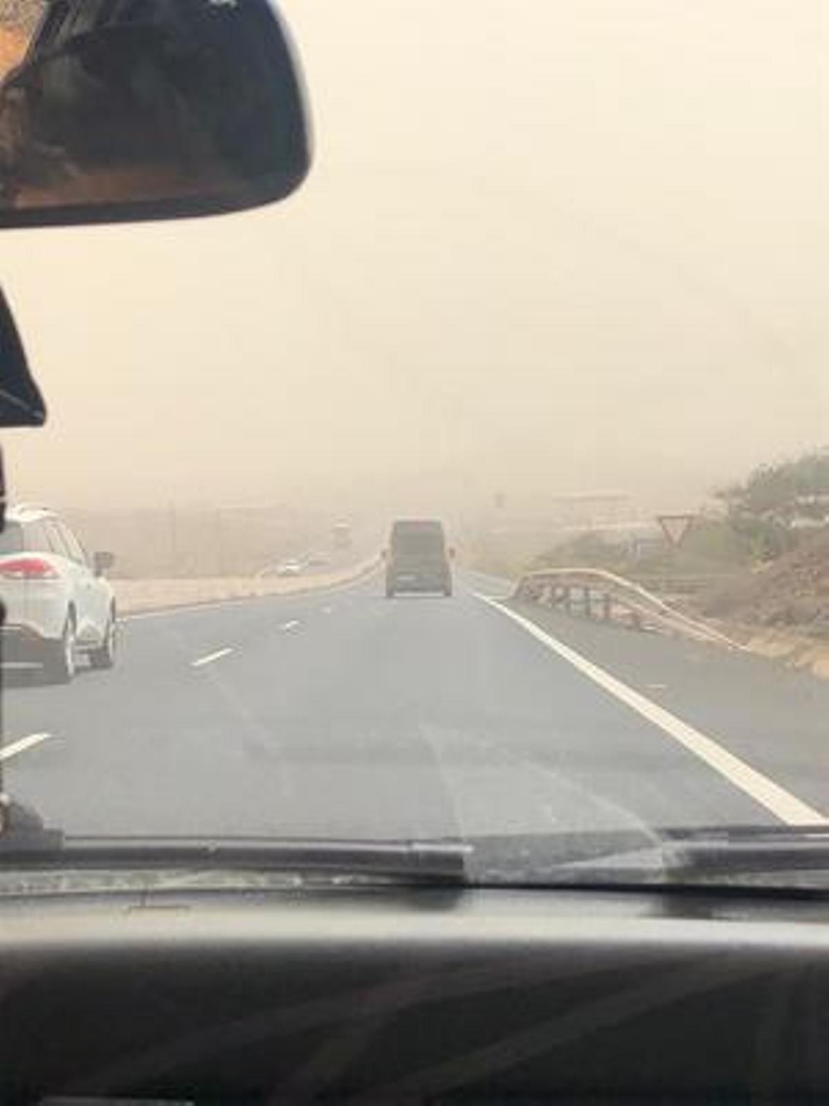 La calima tapona el cielo de Canarias