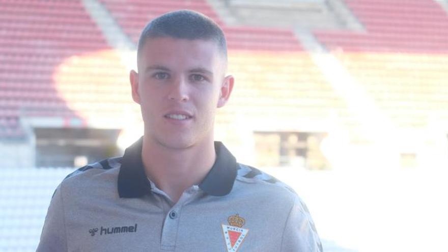 El Real Murcia apuntala la banda izquierda con el extremo Daniel Sandoval