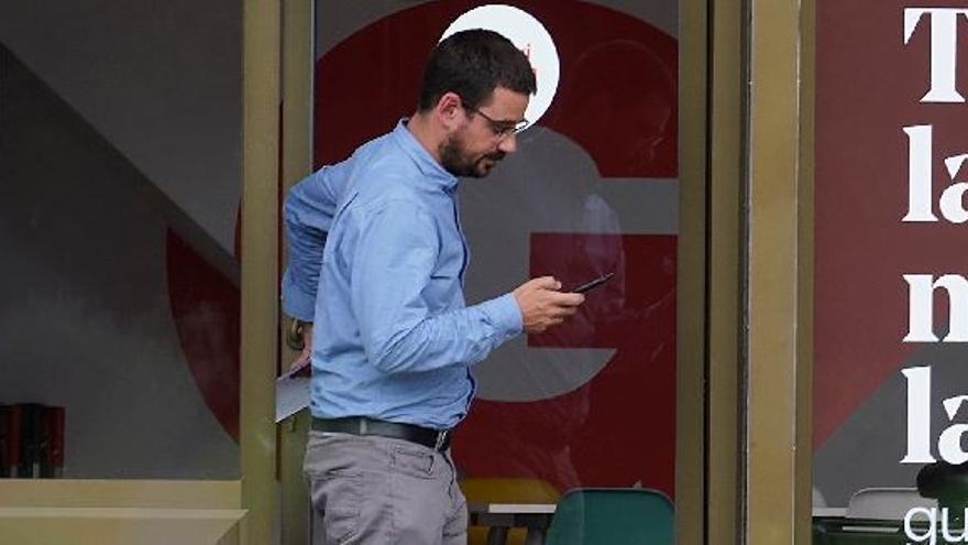 Roben el telèfon mòbil de l’alcalde de Girona que havia deixat al cotxe