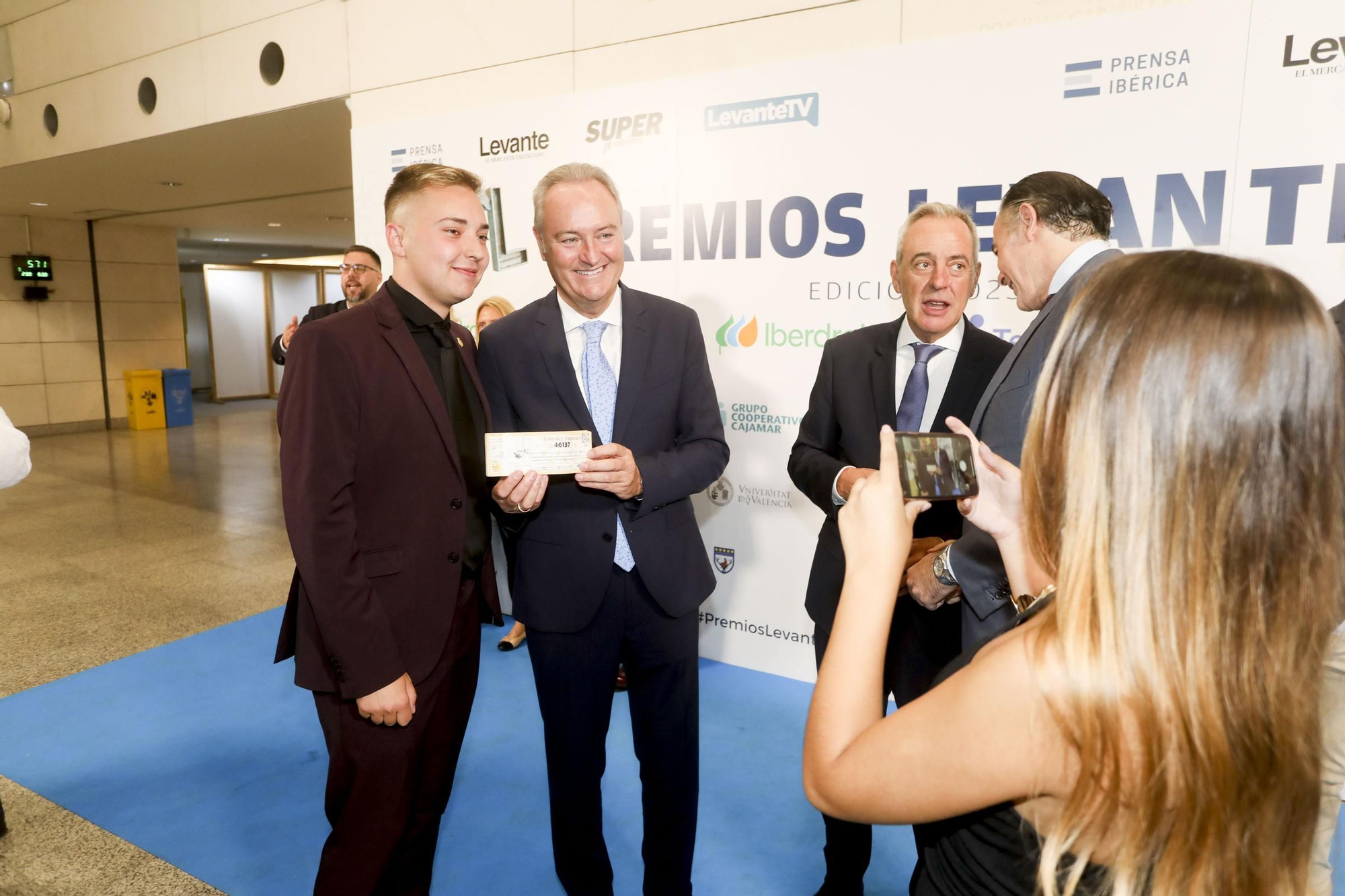 Búscate en la Gala de los Premios Levante 2023