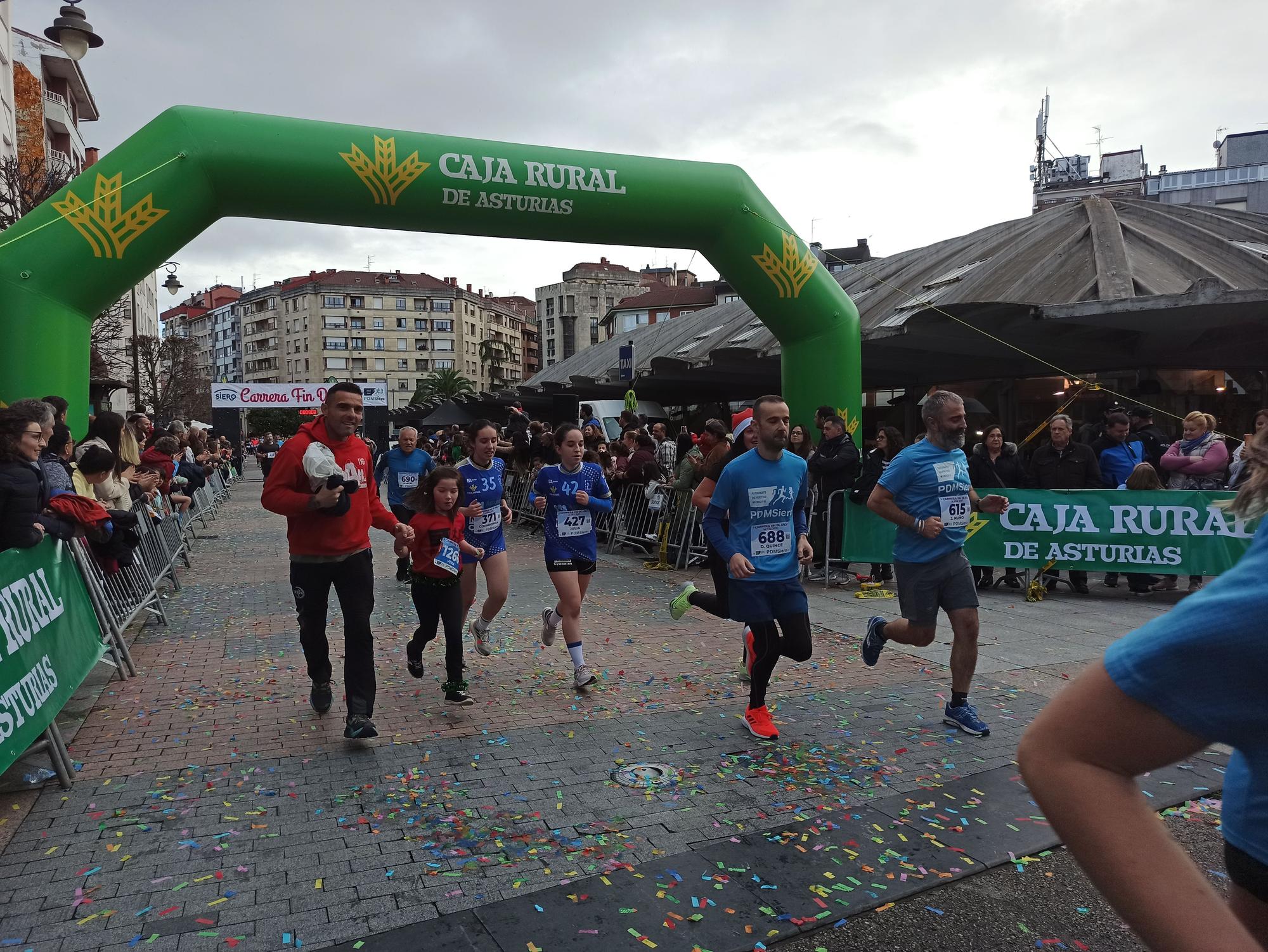 Casi 1.500 participantes disputan la carrera de Fin de Año de Pola de Siero