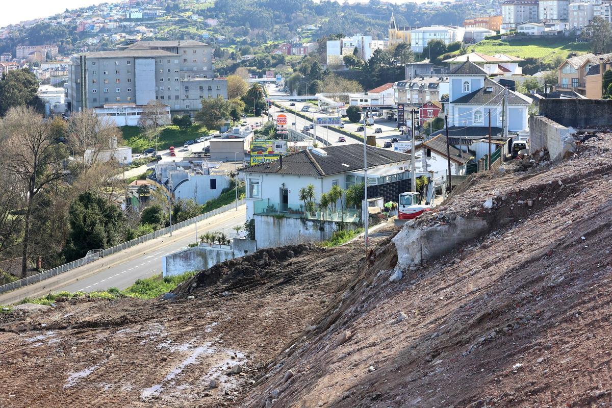 La carretera de A Pasaxe, vista desde las obras del Chuac.