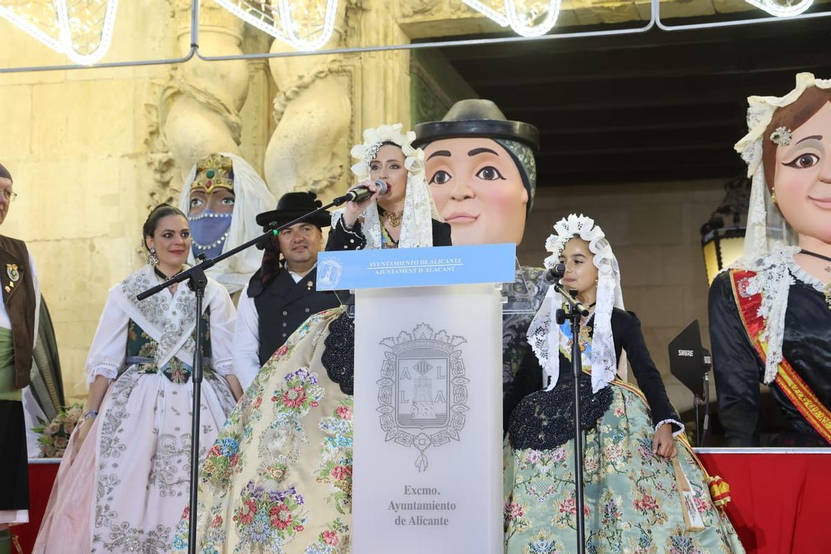Funzo reivindica en su pregón las Hogueras como identidad de Alicante