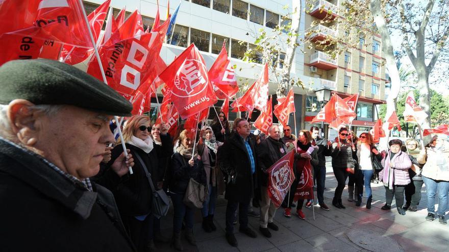 Cinco euros al día de baja por enfermedad para una trabajadora con cáncer