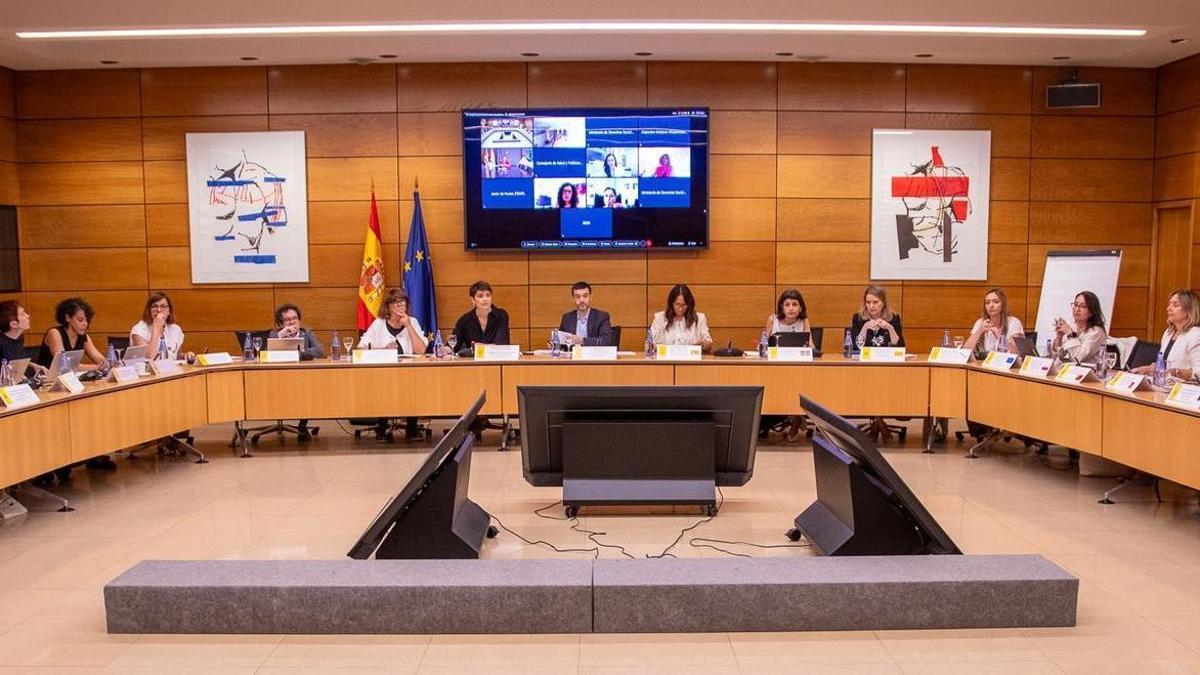 Consejo territorial de Dependencia, este lunes en Madrid: la directora general de Gestión de Derechos Sociales, Diana Fernández, es la segunda por la derecha.