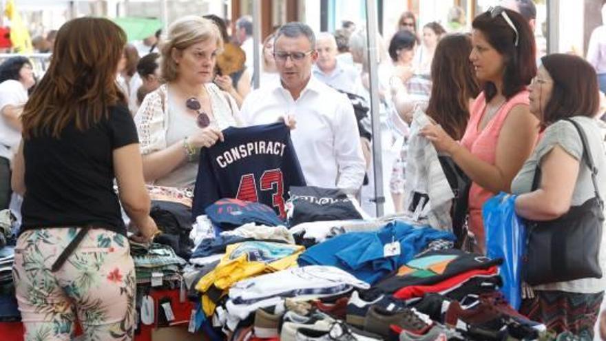 L&#039;Eixample enceta la temporada de botigues al carrer a Girona