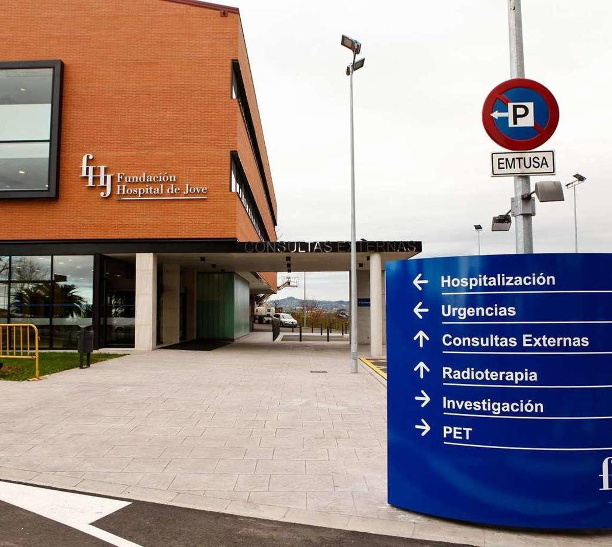 Acceso al nuevo edificio de consultas de Jove.