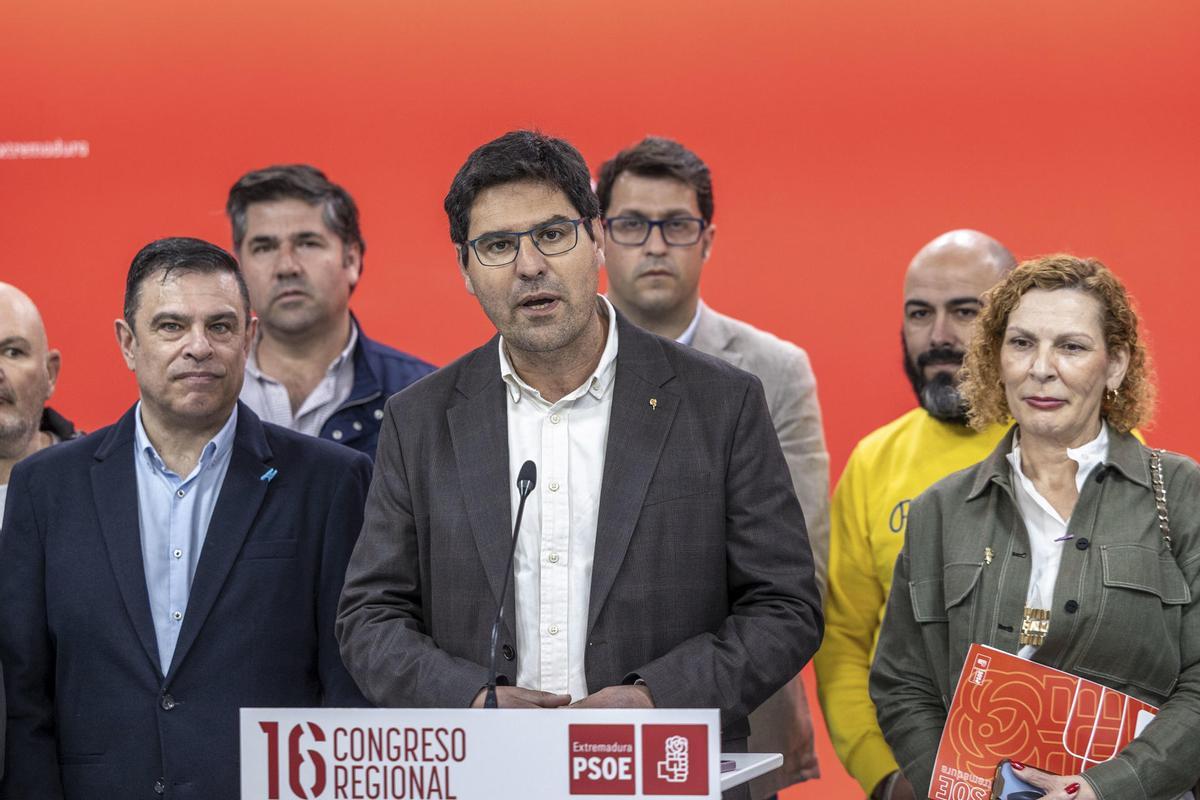 Ramón Diaz Farias se queda fuera de la carrera por las primarias del PSOE tras no lograr el mínimo de avales necesario.