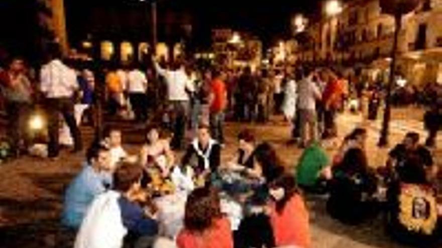 El botellón sigue tras el Womad