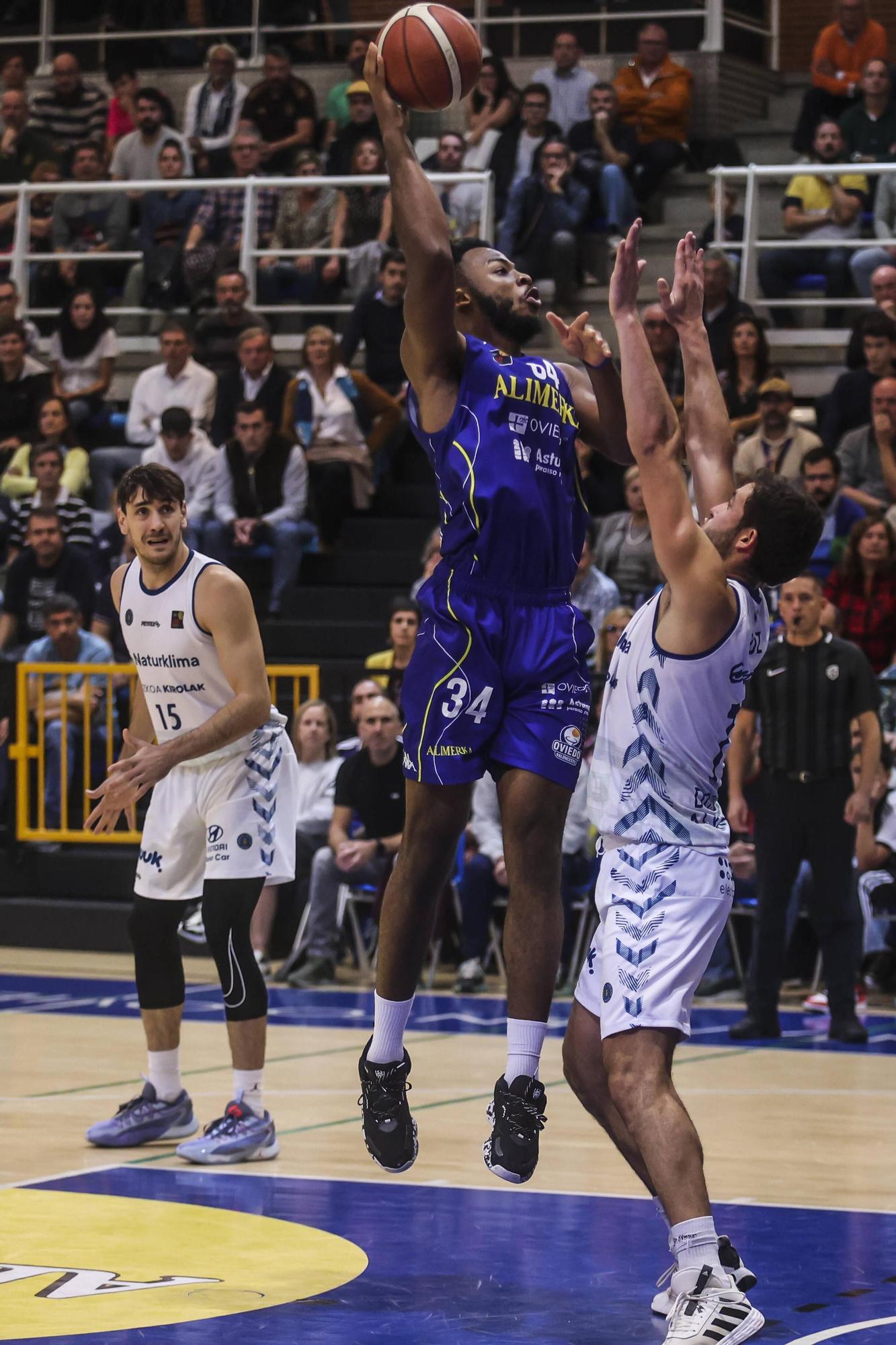 El Alimerka Oviedo pierde (81-86) ante el Gipzukoa su primer partido de la temporada en la LEB Oro