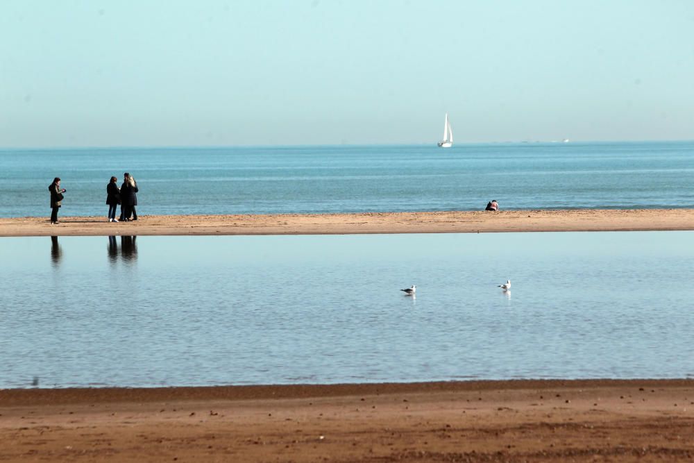 Una albufera en la playa de Las Arenas