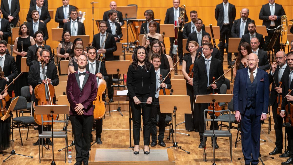 Virginia durante su último concierto con la OSRM en el Villegas