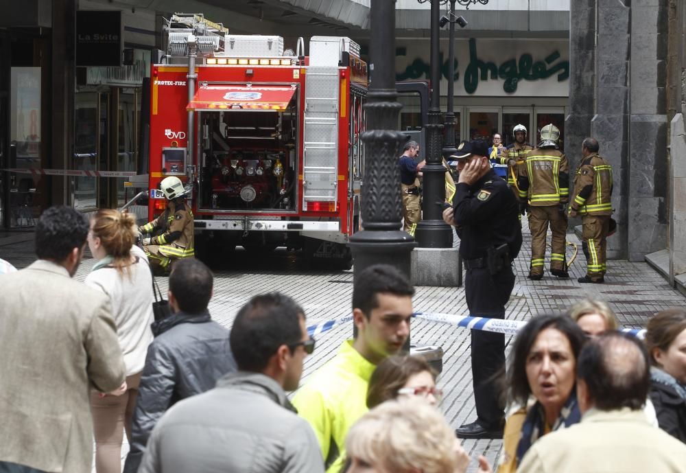 Una mujer fallece al incendiarse su piso en el edificio de Salesas, en Oviedo