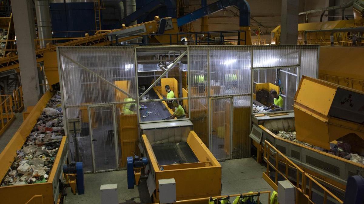 Planta de tratamiento de residuos urbanos de Guadassuar, en una imagen de archivo.