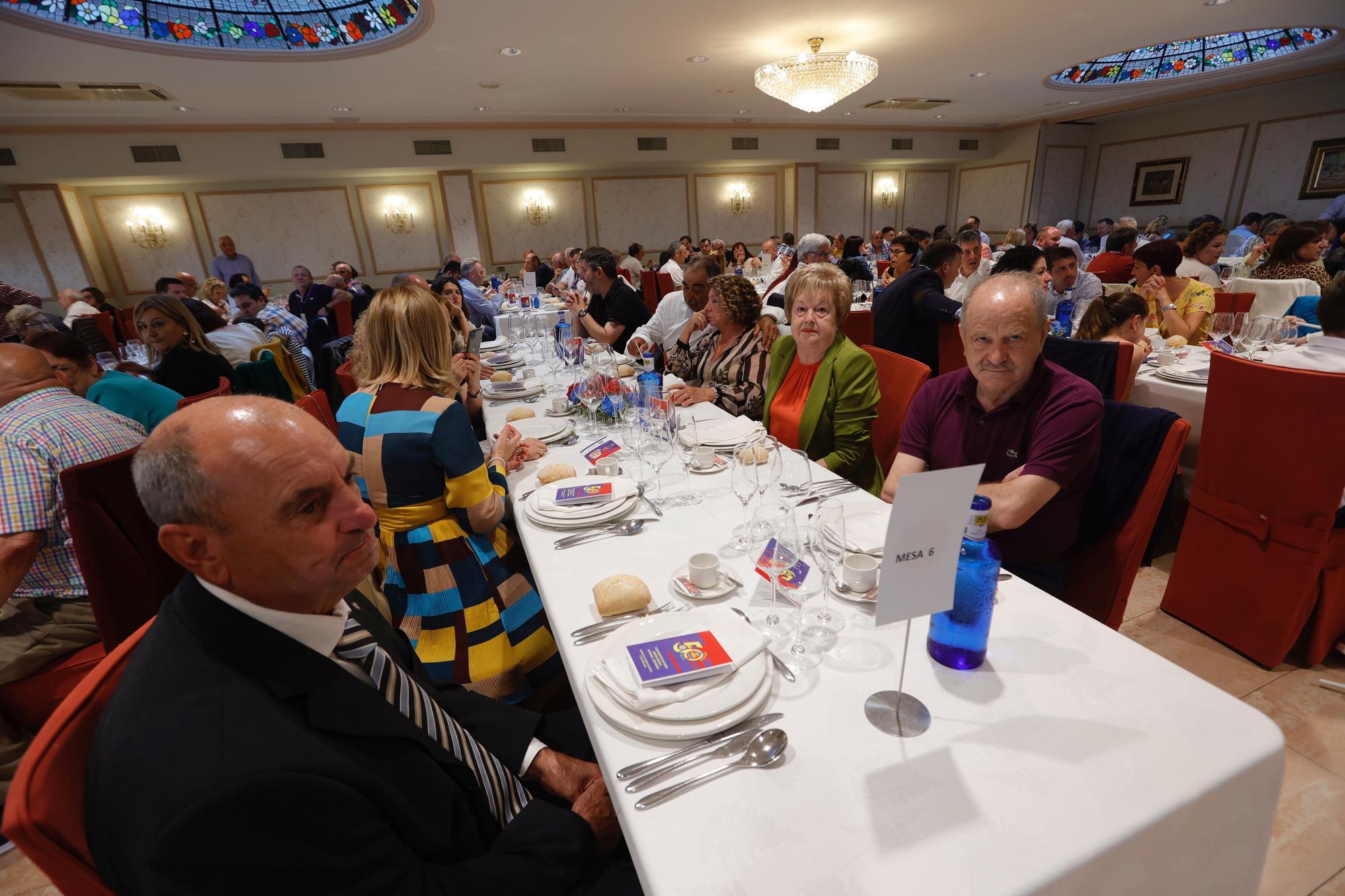 EN IMÁGENES: Joan Laporta celebra el 50 aniversario de la Peña Barcelonista Julio Alberto en Mieres