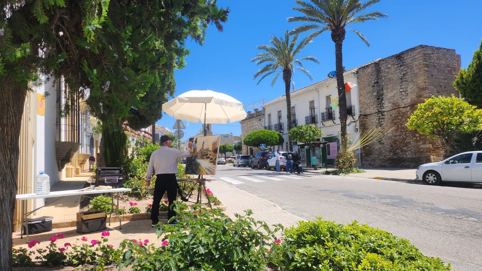 Visitantes de toda España disfrutan de las 'Calles en Flor' de Cañete de las Torres