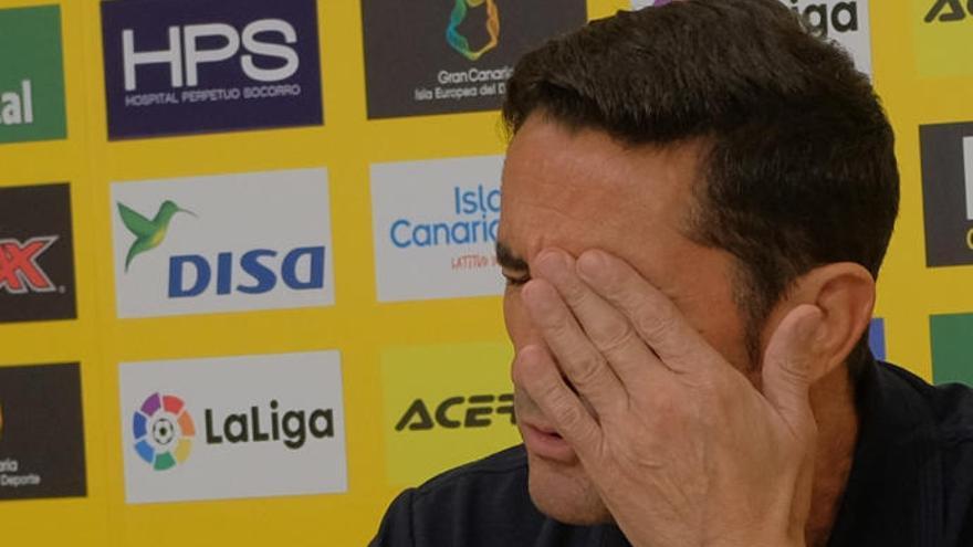 Manolo Jiménez, técnico de la UD Las Palmas, esta tarde en la sala de prensa del Gran Canaria.