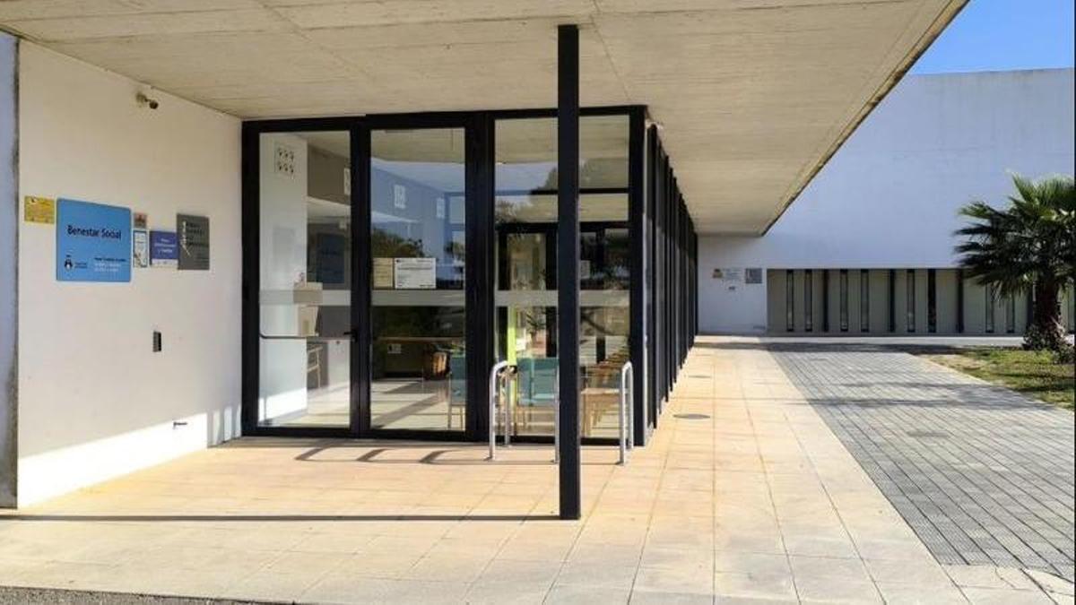 Edificio que acoge las instalaciones del área de Bienestar Social en Formentera