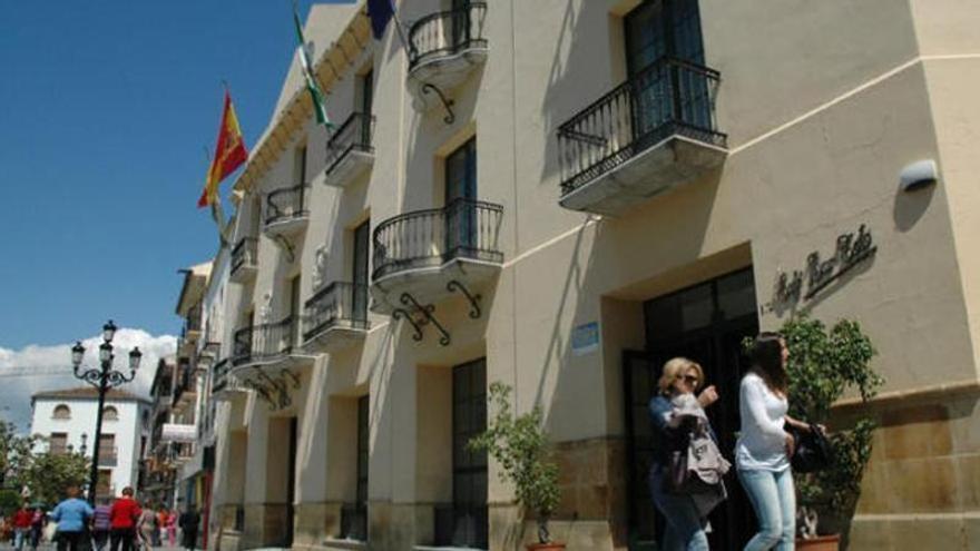 El Tribunal de Cuentas multa al alcalde y vuelve a sancionar al Ayuntamiento de Vélez Málaga por falta de información