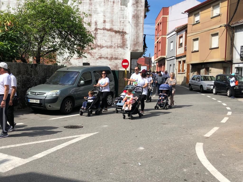 Participantes en la carrera contra el cáncer desarrollada en O Grove.