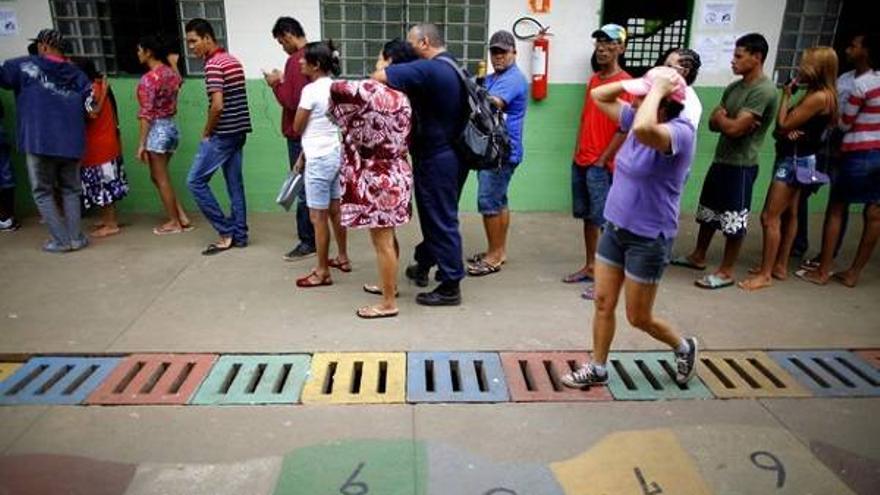 Cierran la mayoría de los colegios electorales de Brasil