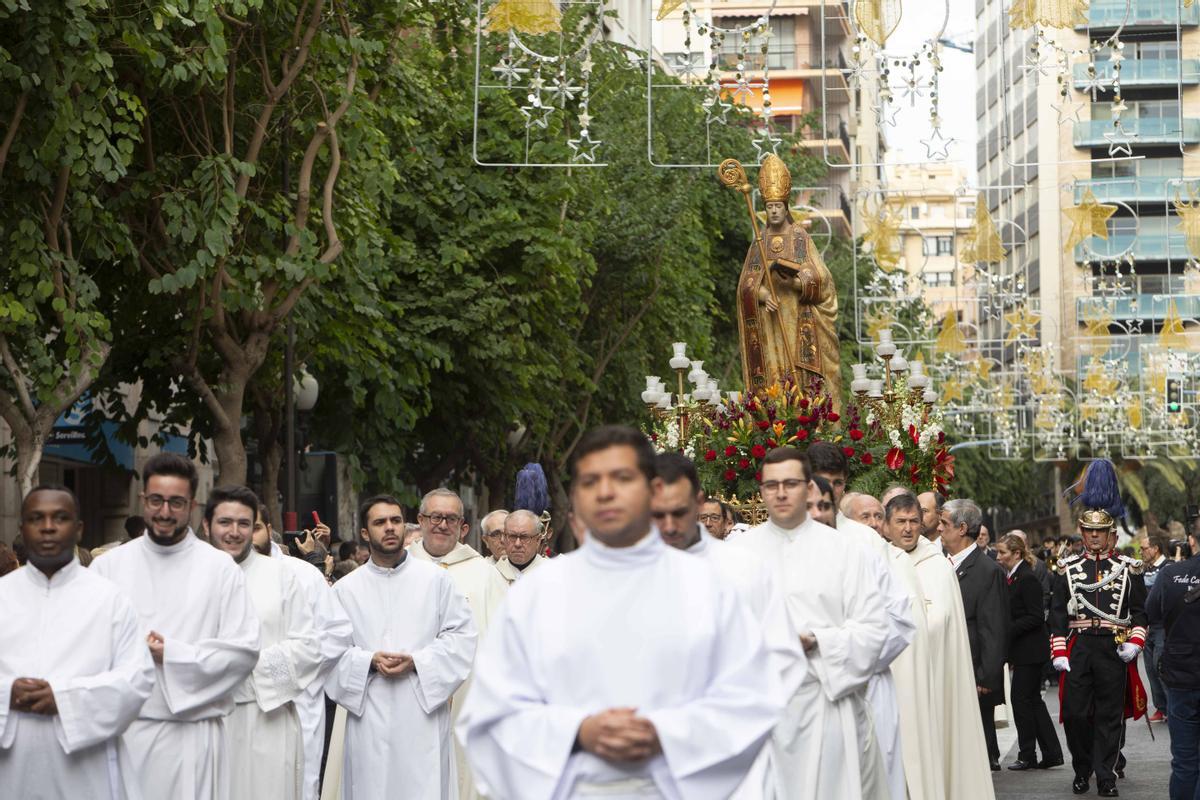 Alicante ha celebrado la festividad de su patrón, San Nicolás, con una misa en la Concatedral de San Nicolás y una procesión