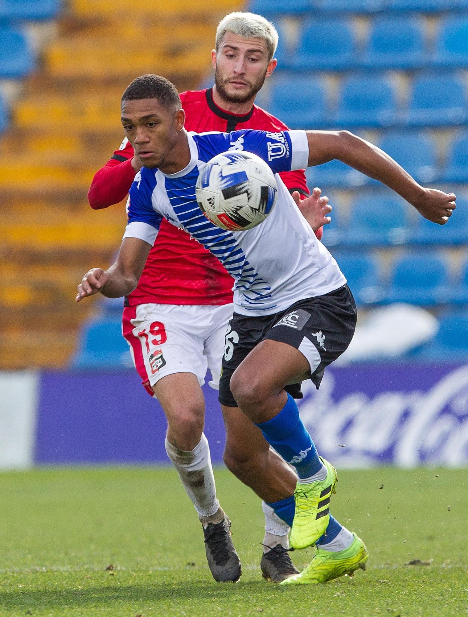 El Hércules vence a La Nucía por 3-1