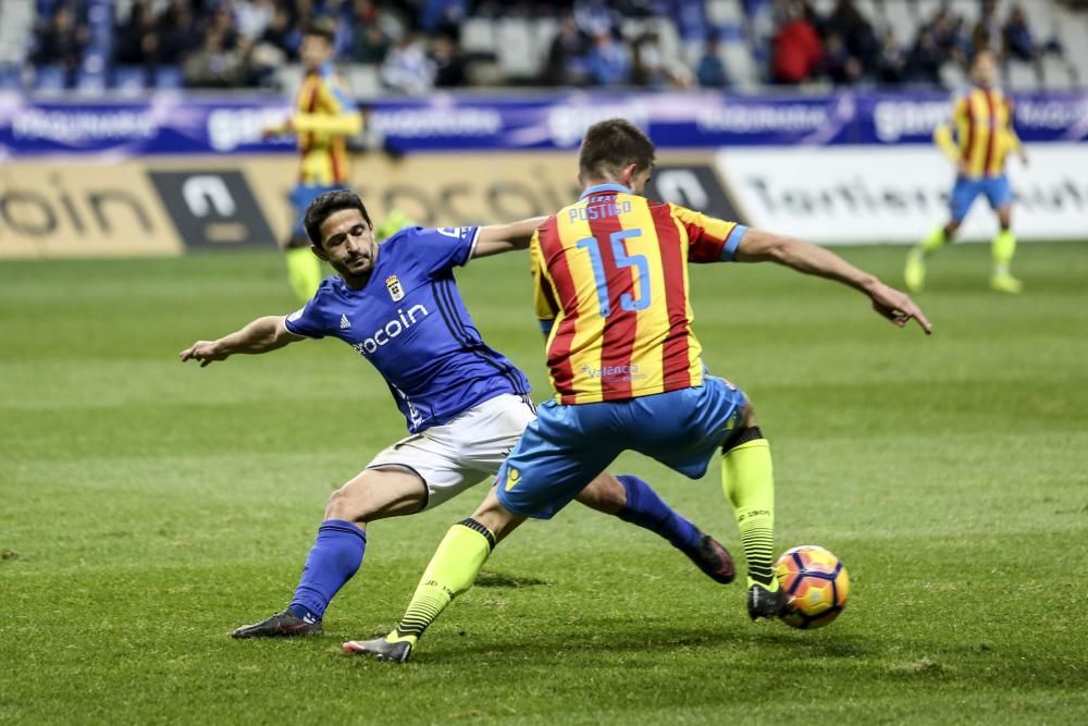 El partido entre el Real Oviedo y el Levante, en imágenes