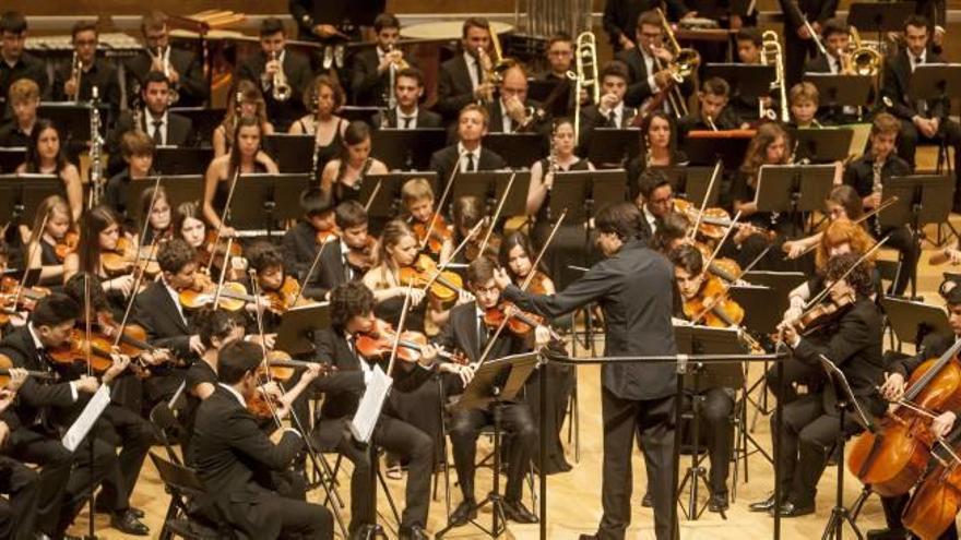 La Orquesta de Jóvenes de la Provincia de Alicante (OJPA), en el concierto que ofreció en el festival del pasado año en el ADDA.