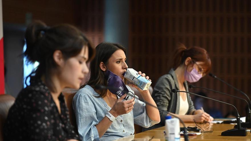 Isa Serra e Irene Montero en la Universidad de Otoño de Podemos