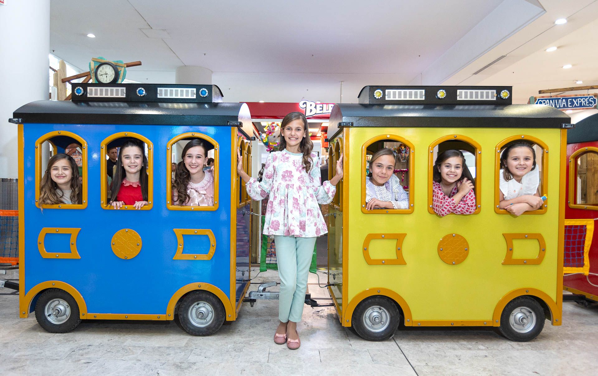 Primer acto de la nueva bellesa del Foc Infantil y sus Damas de Honor