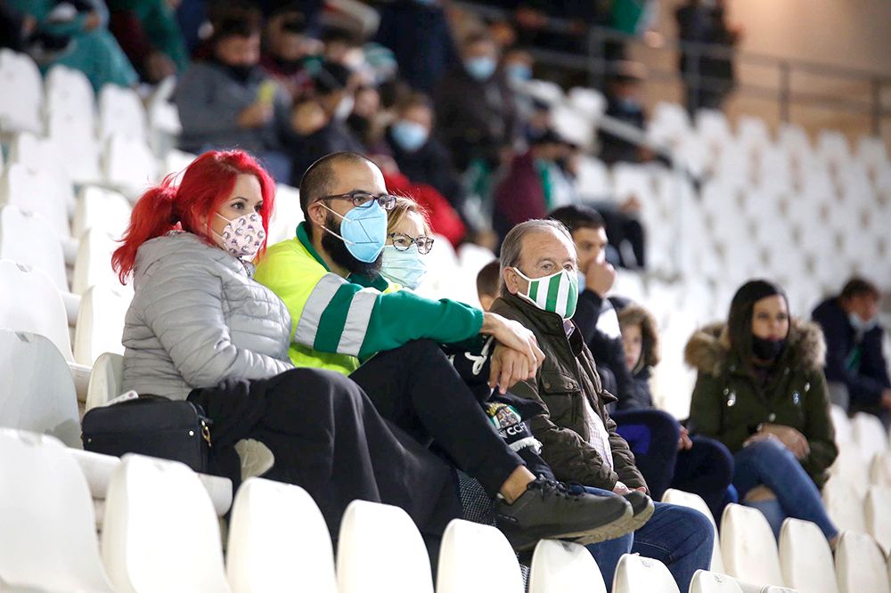 Córdoba CF - Montijo/Las imágenes de la afición en el Arcángel