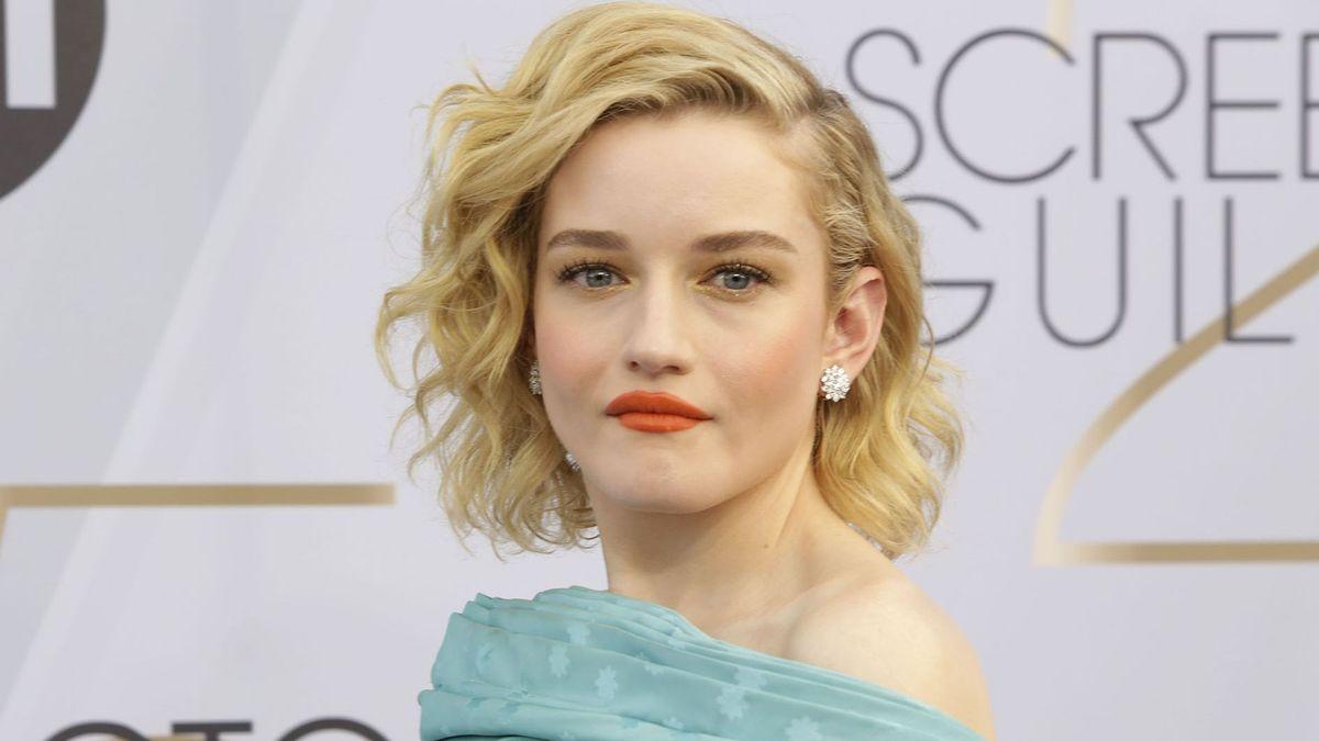 La actriz Julia Garner.