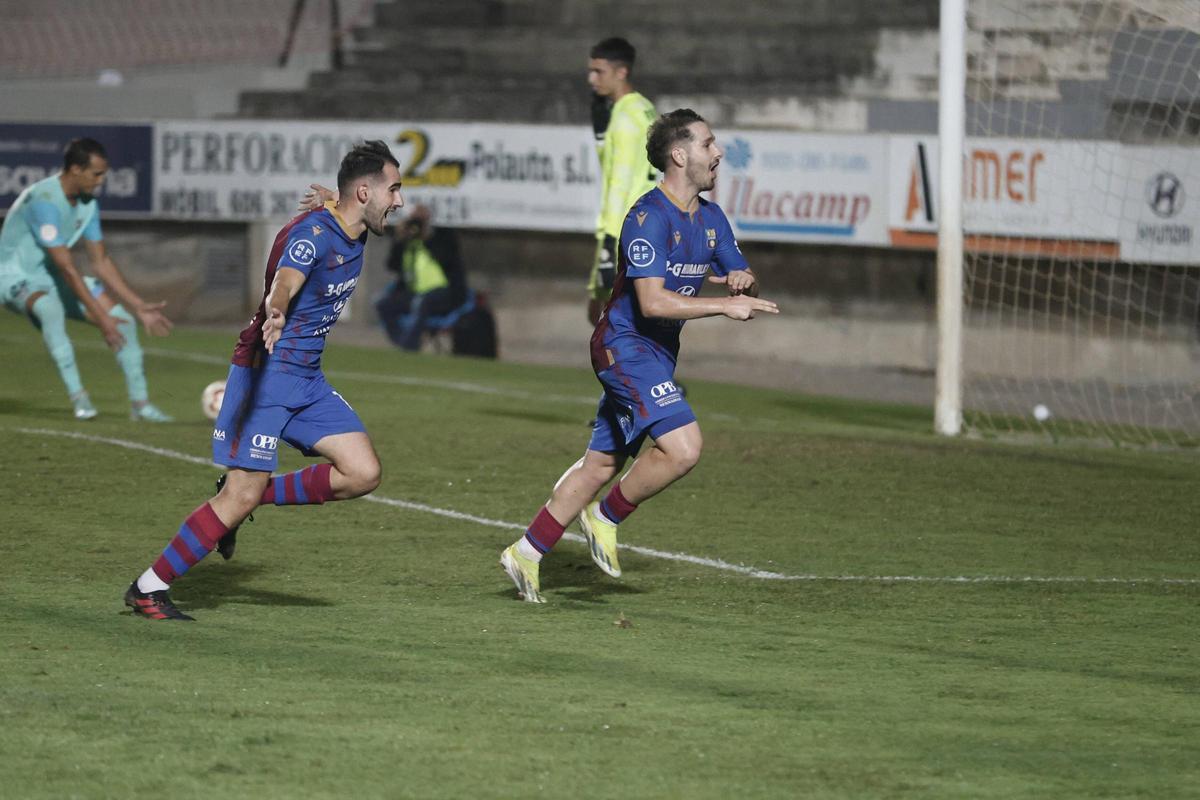 El Poblense celebra su clasificación para la Copa del Rey