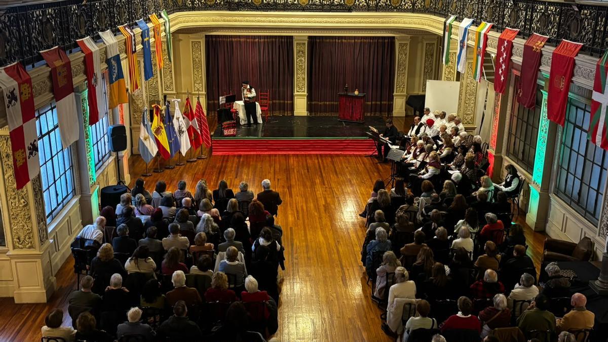 "El cantar del arriero", en los salones de la Asociación Patriótica Española.