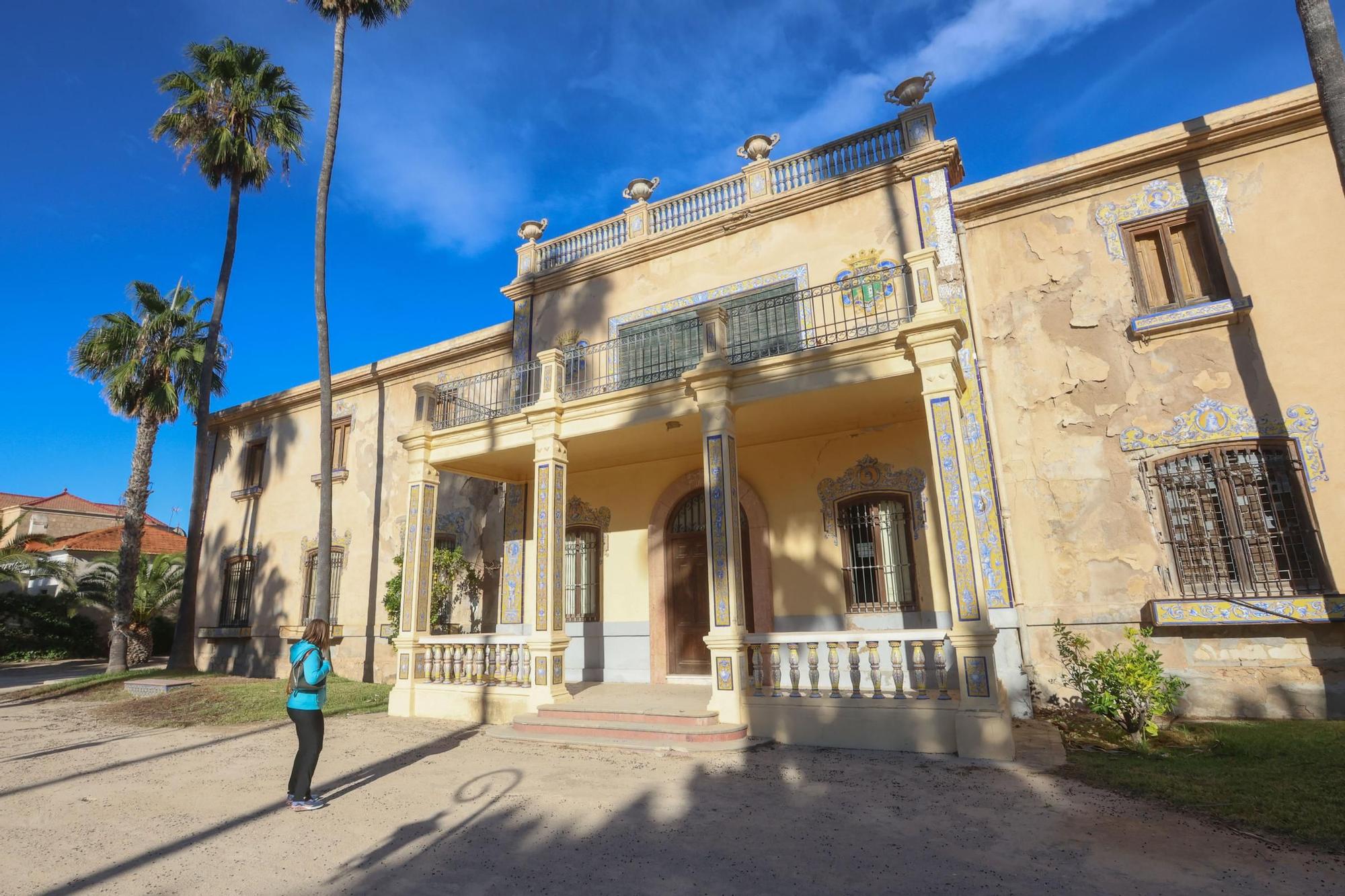 Jacarilla quiere rehabilitar la espectacular Casa Palacio del Marqués de Fontalba