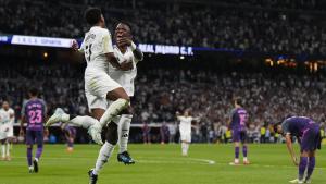 Rodrygo y Vinicius, jugadores del Real Madrid, celebran un gol.