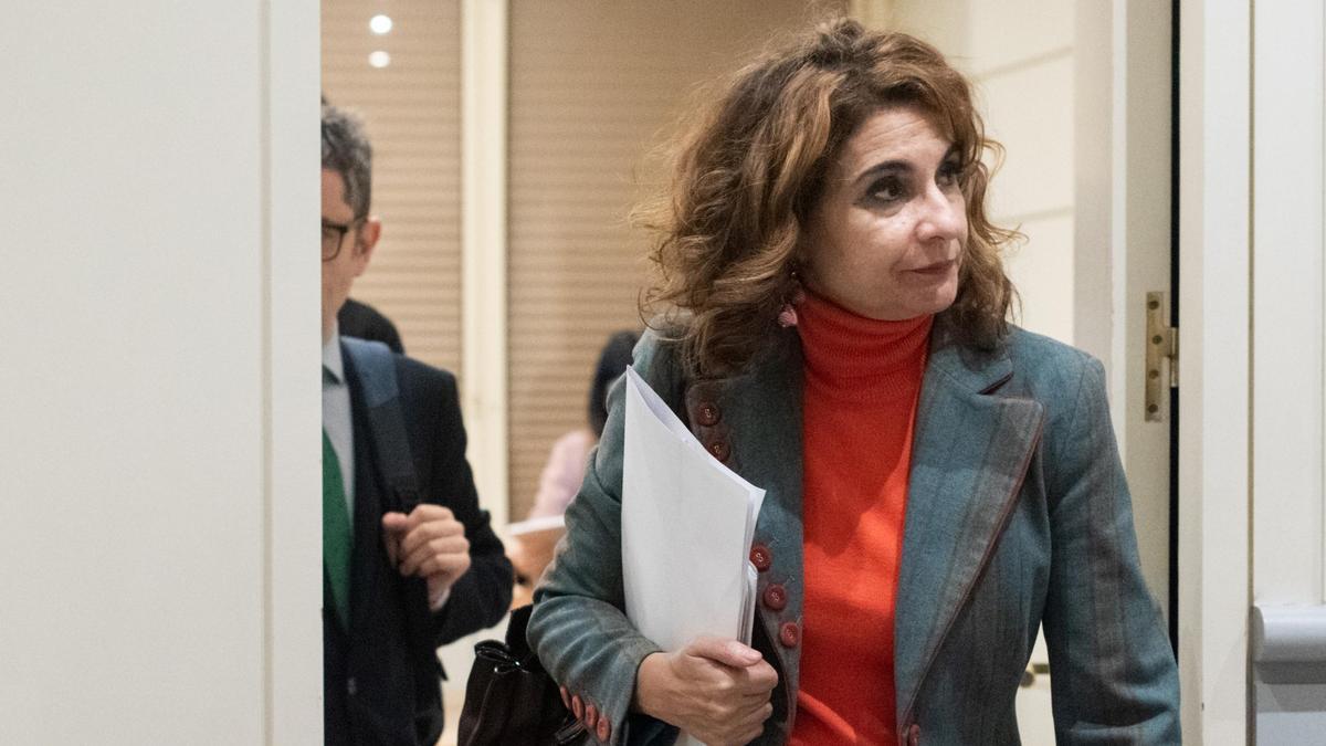 Archivo - La ministra de Hacienda y Función Pública, María Jesús Montero, durante una sesión plenaria en el Senado, a 20 de diciembre de 2022, en Madrid (España). El Senado tramita en esta sesión de forma definitiva el Proyecto de Ley de Presupuestos Gene