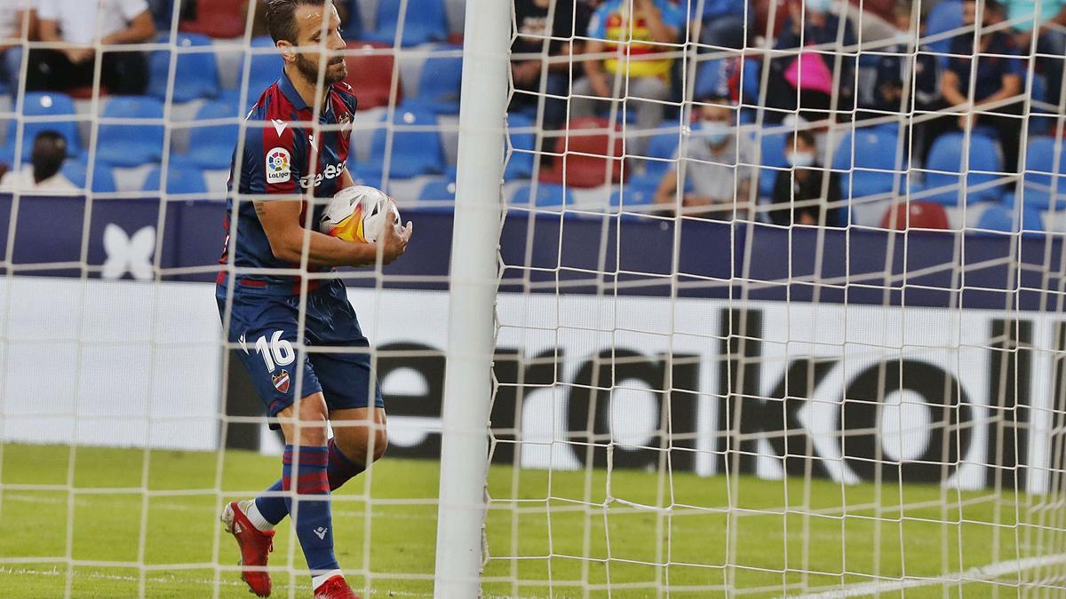 El Levante UD sigue a medias