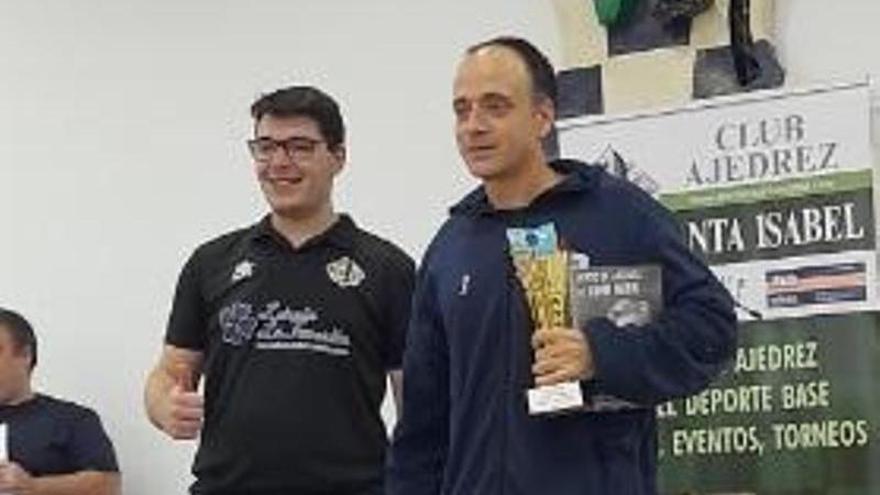 Gallardo vence en el XIII Torneo de Ajedrez Puente del Pilar