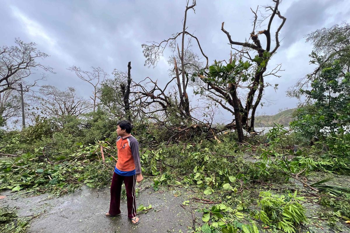 El ciclón Mocha arrasa las costas de Bangladés