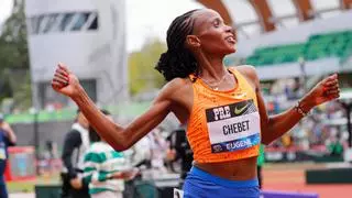 Beatrice Chebet rompe una barrera mítica del atletismo