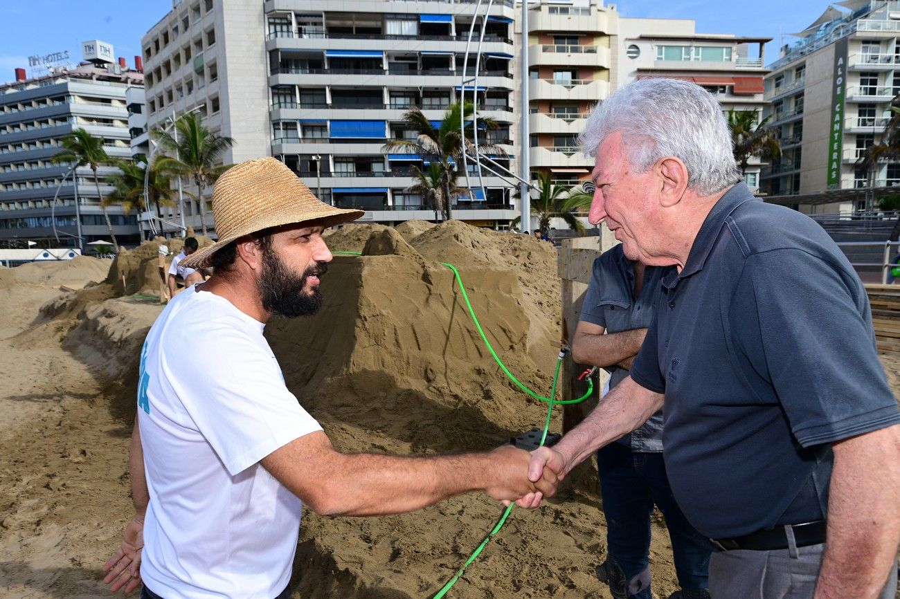Preparación del Belén de Arena de Las Canteras