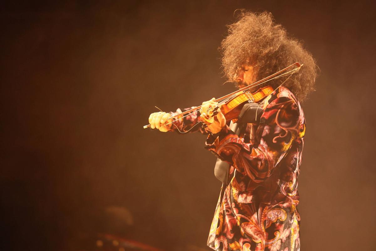 Ara Malikian hace vibrar al público de Oviedo con "Intruso"