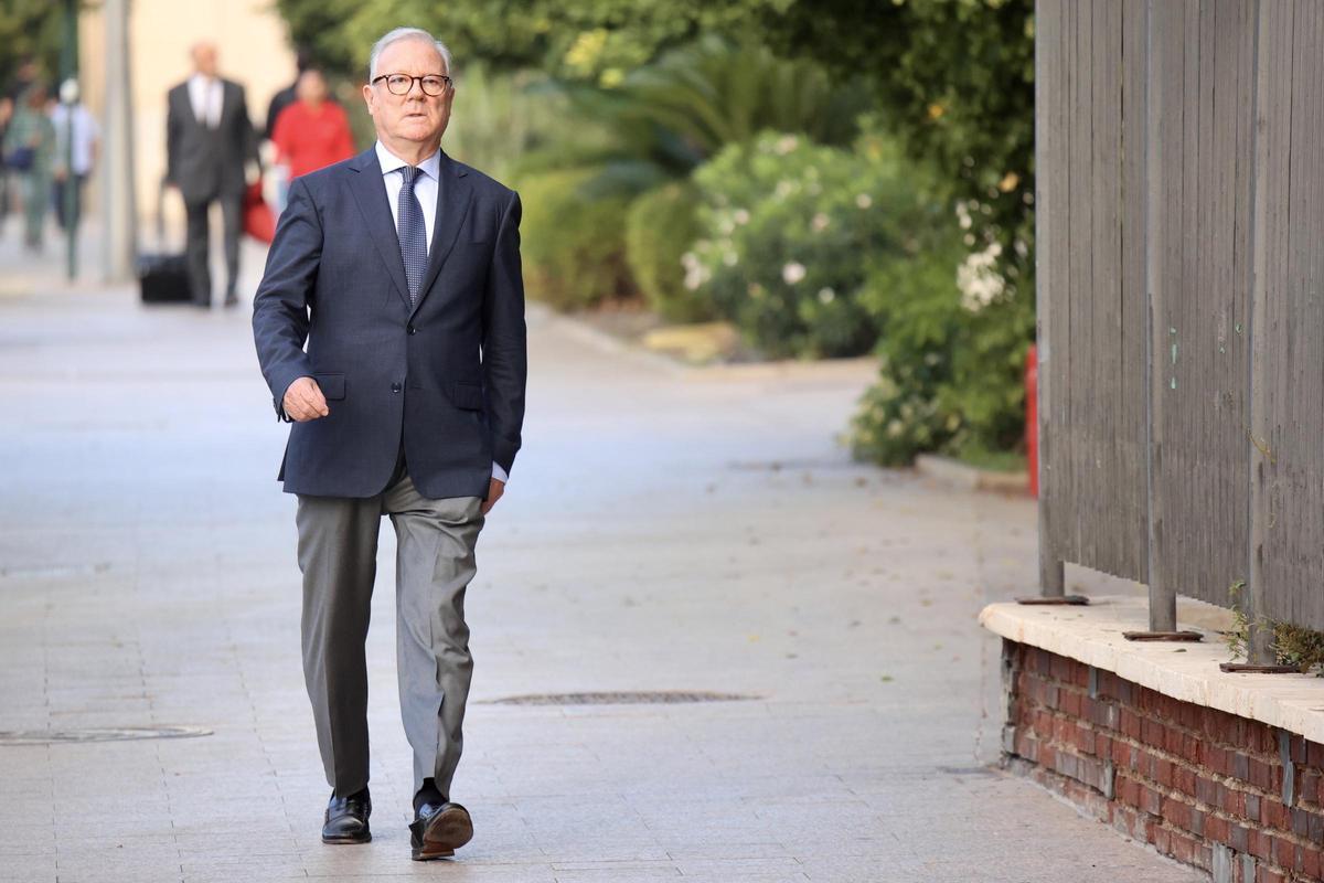 El expresidente Ramón Luis Valcárcel, a su llegada este lunes a la Audiencia Provincial de Murcia.
