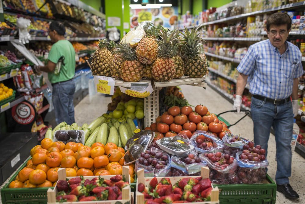 Compras en supermercados y fruterías de la capital