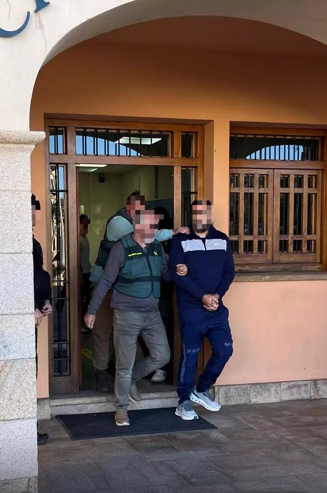 Detingut a Maçanet de la Selva un fugitiu reclamat pel Marroc per estafar uns 750.000 euros